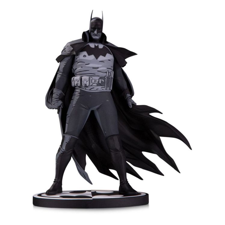 Batman Black & White 1/10 Scale Statue By Mike Mignola