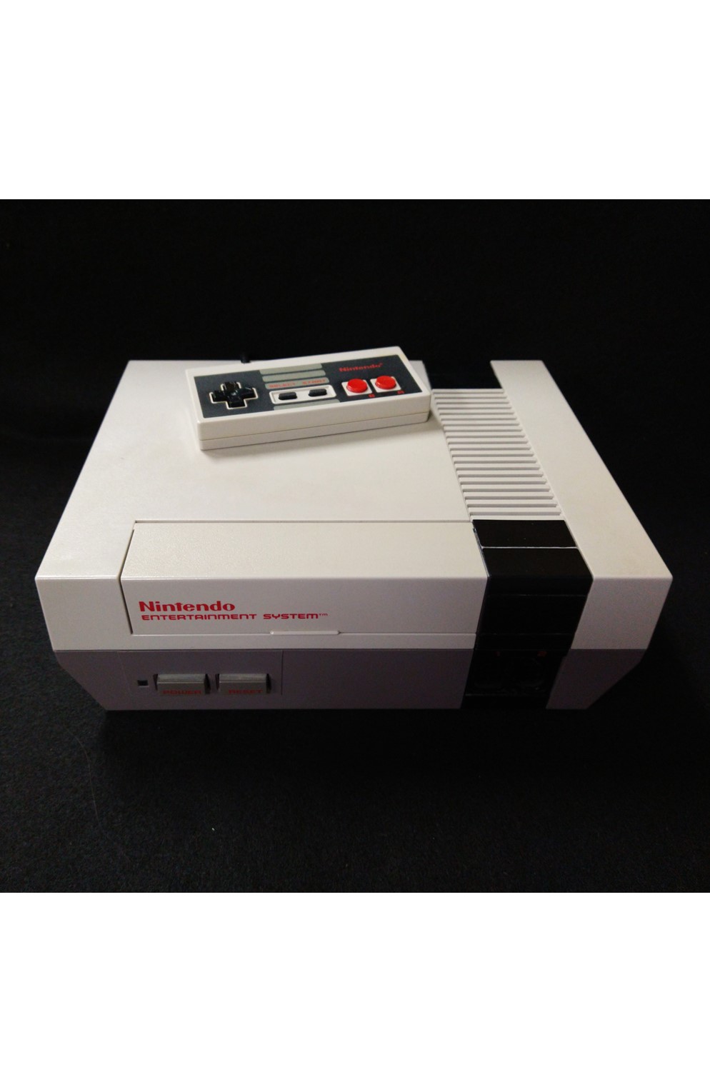 Nintendo Nes Console With 1 Controller