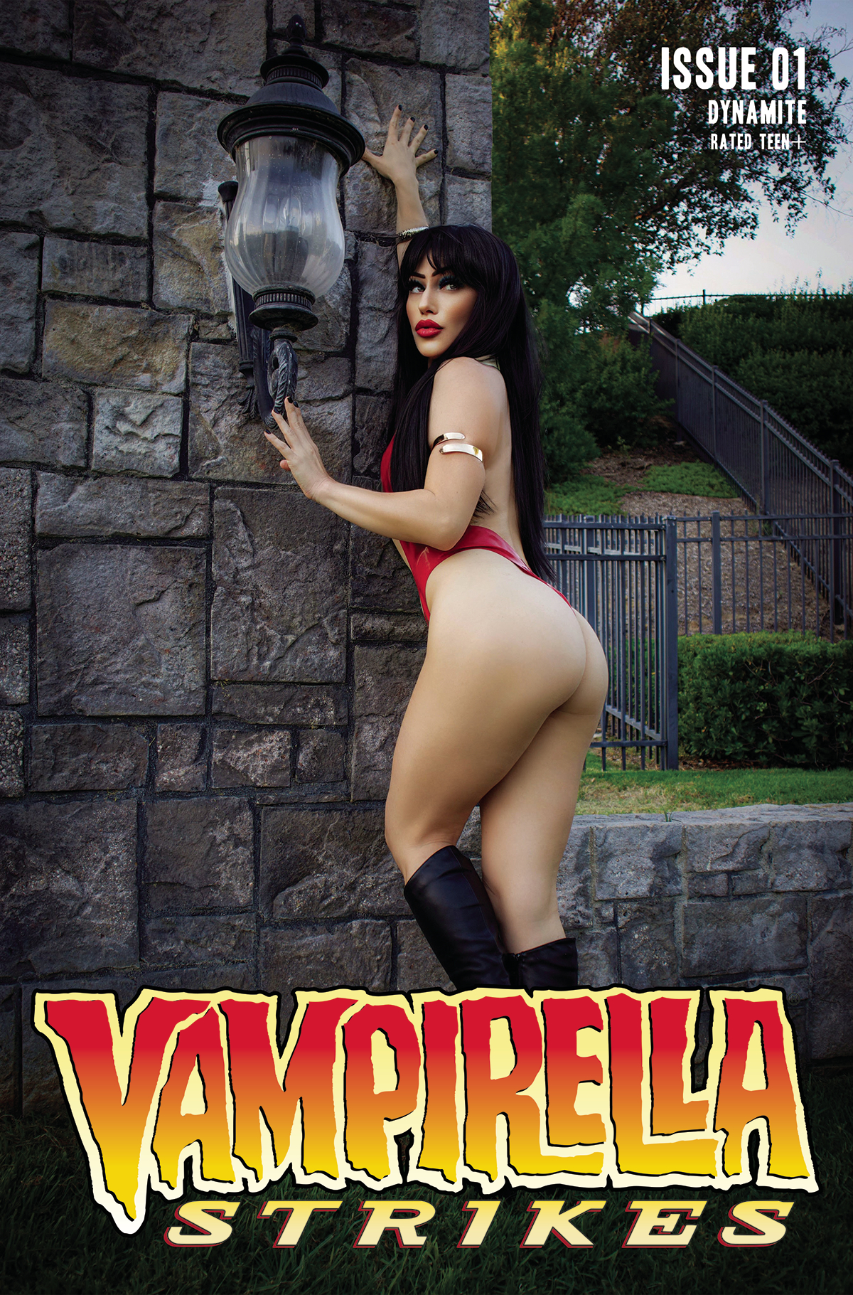 Vampirella Strikes #1 Cover E Cosplay