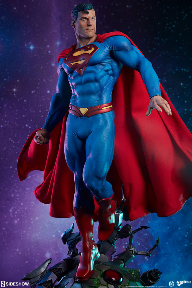 DC Comics Premium Format Figure Superman 66 Cm