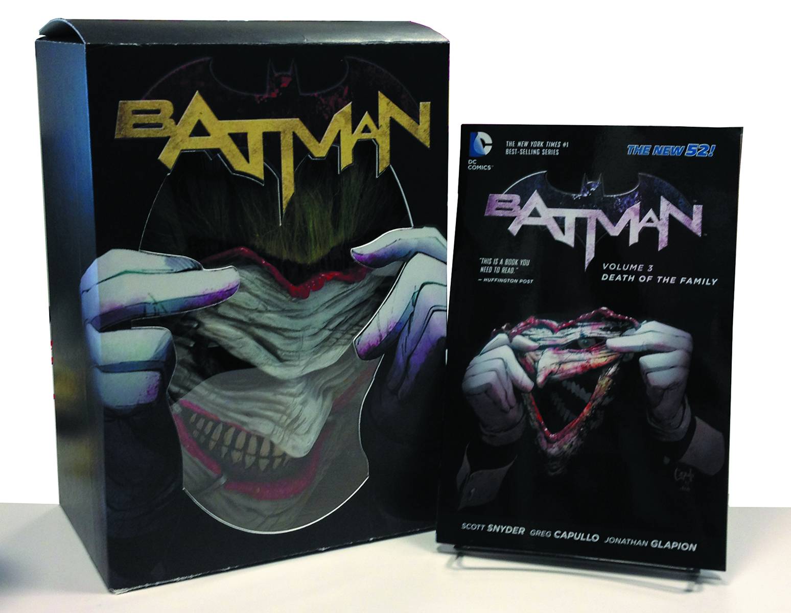 Batman Death of The Family Book & Joker Mask In Damaged Factory Packaging