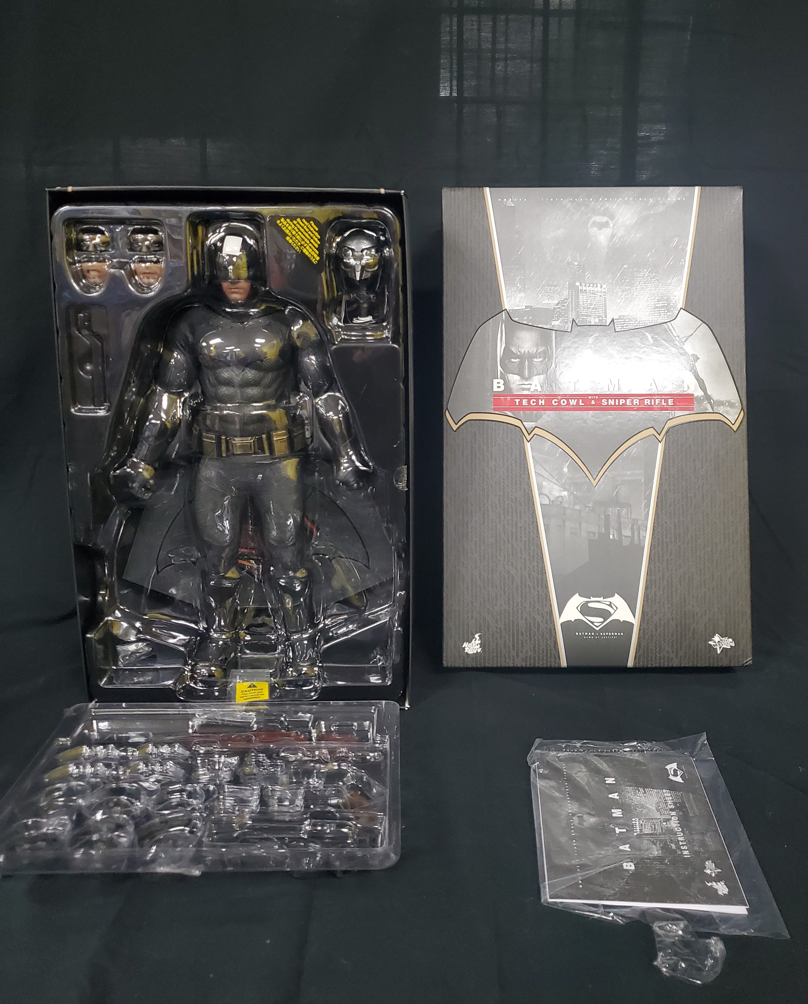 Batman V Superman Dawn of Justice Movie Masterpiece Hot Toys Mms342  1/6 Pre-Owned Incomplete