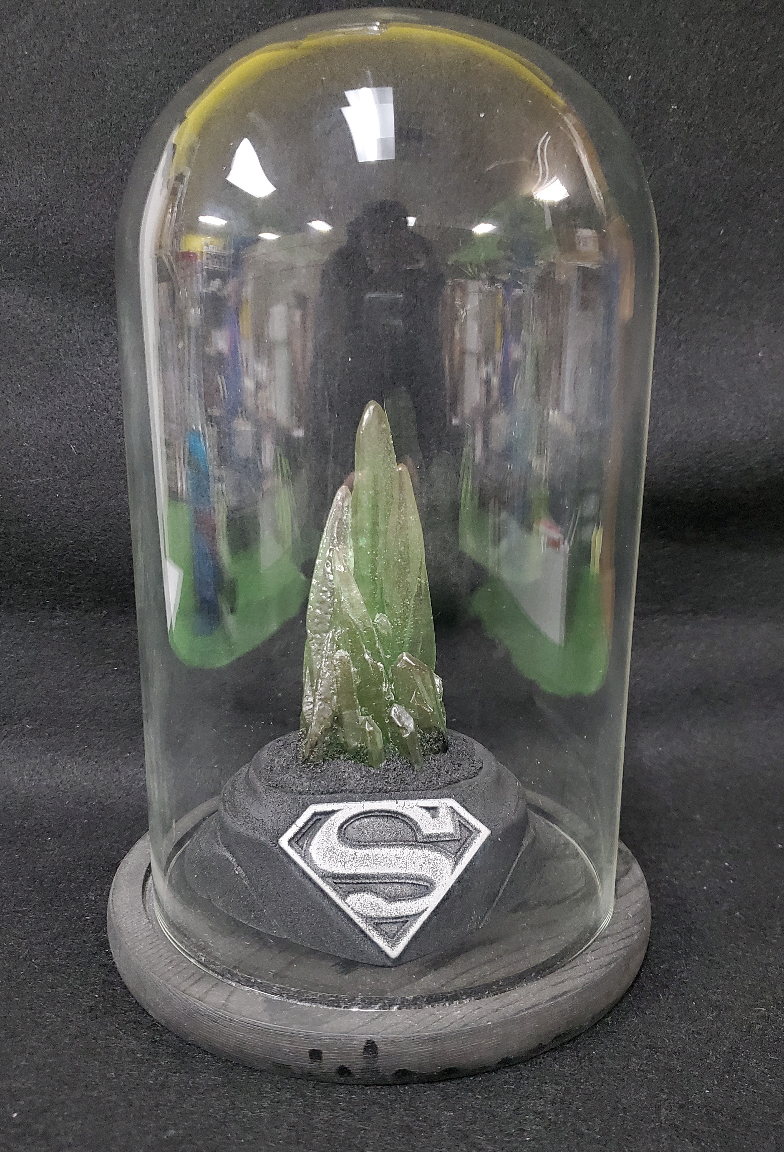DC Superman Kryptonite Crystal Shard Prop Replica W/ Display