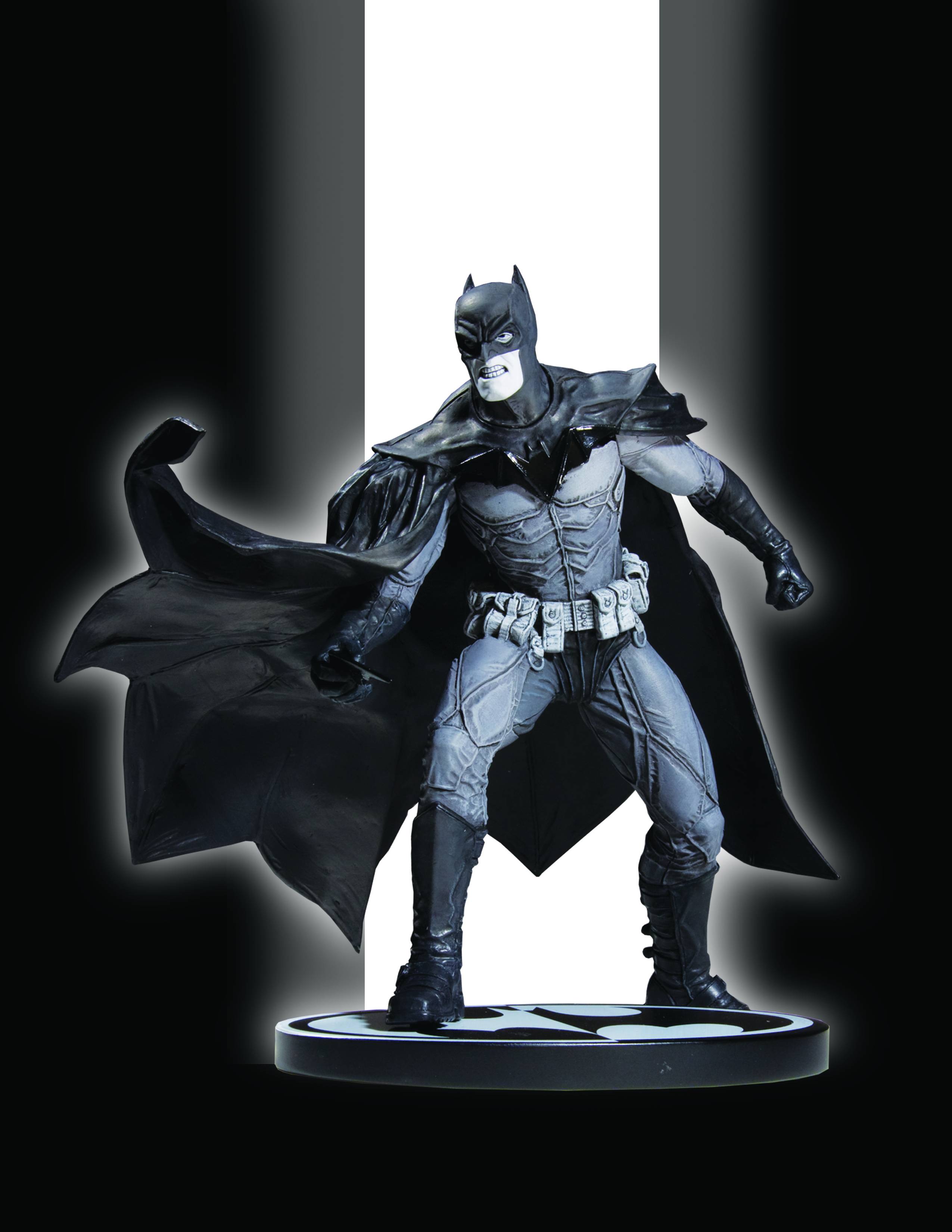 Batman Black & White Statue by Lee Bermejo