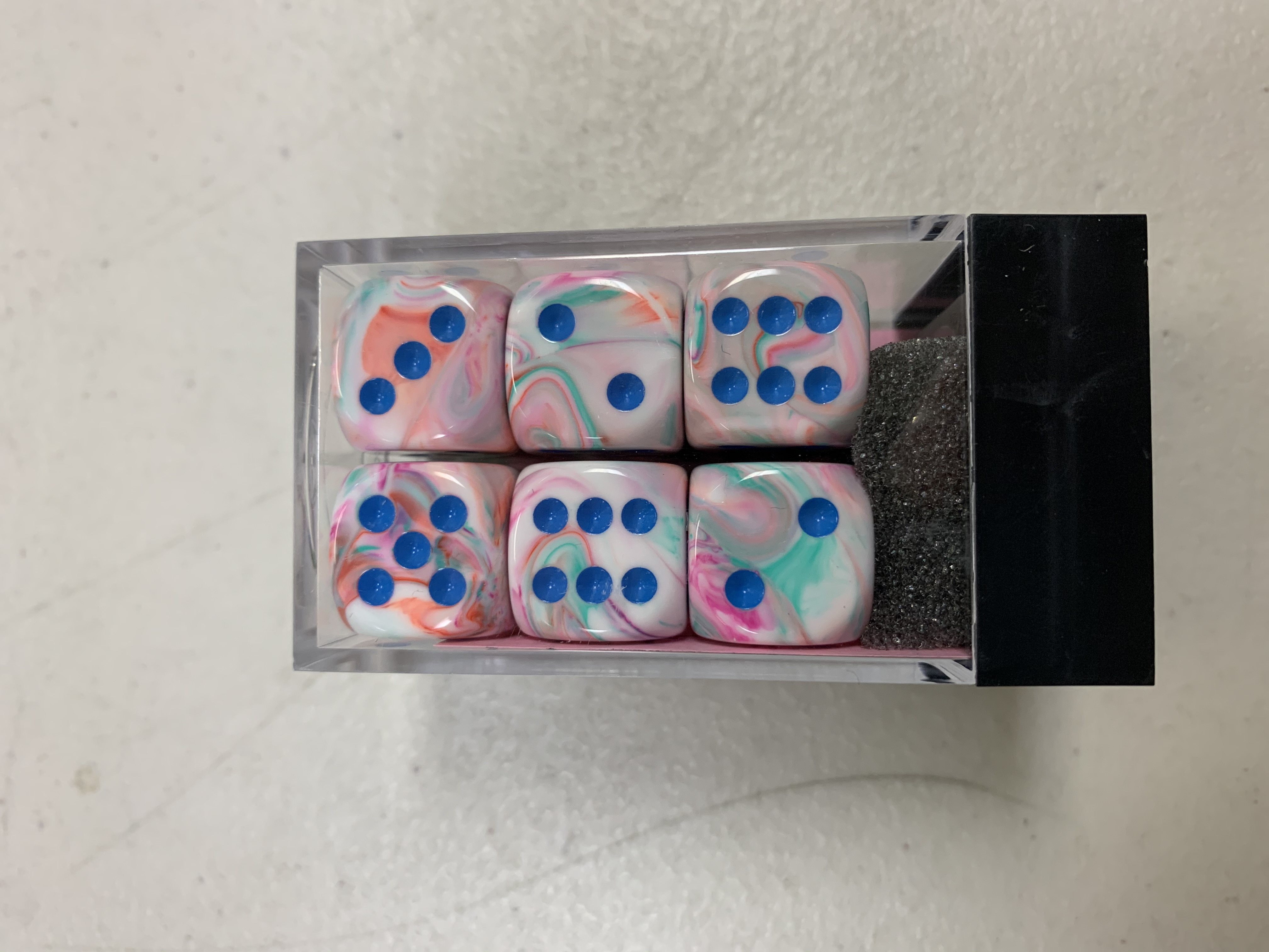 Dice Menagerie 10: 16Mm D6 Festive Pop Art/Blue (12)