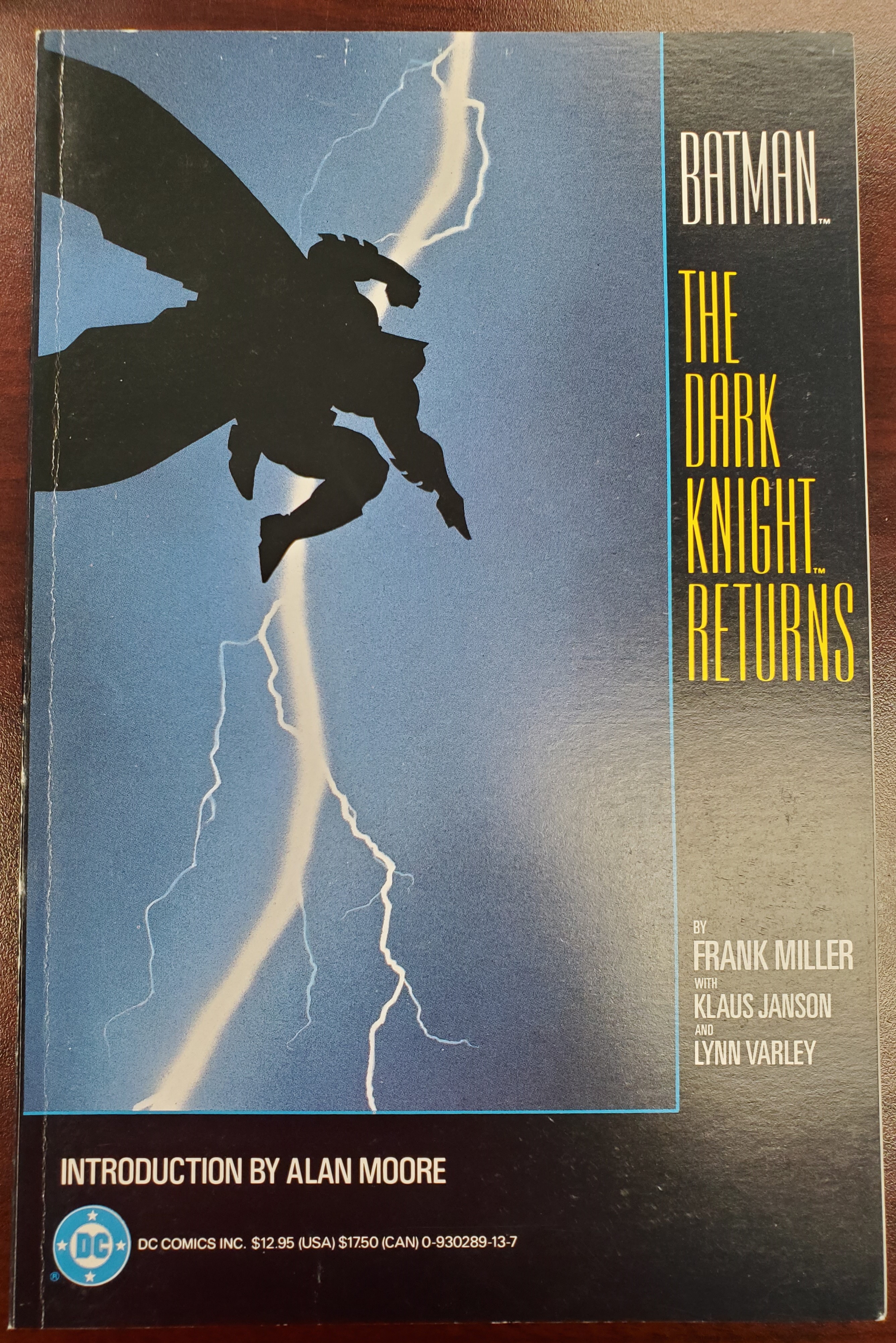 Batman The Dark Knight Returns Graphic Novel (DC 1986 Edition 1st Print) Collectible - Very Good