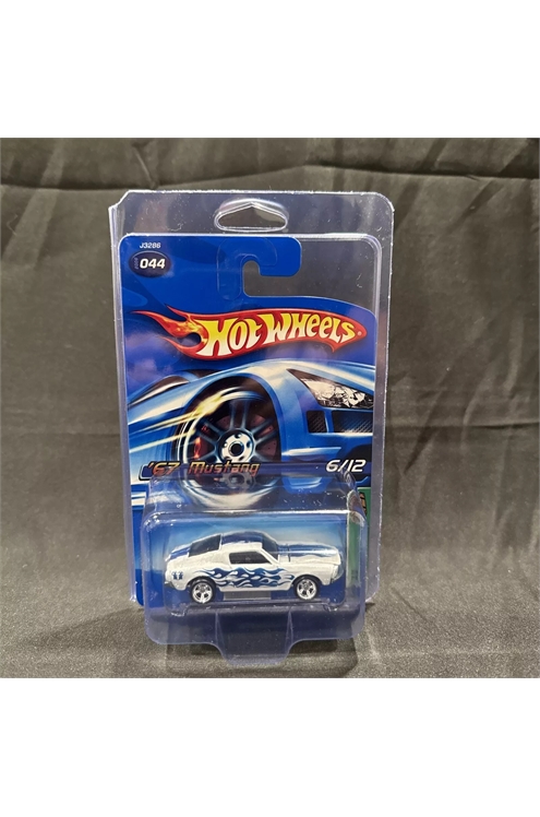 Mattel Hot Wheels 2006 Super Treasure Hunt 1967 Mustang W/Case