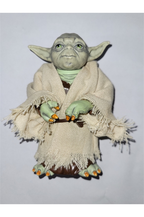 Star Wars 1997 4 Inch Yoda Figure  Pre-Owned