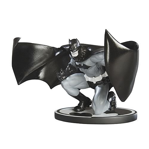 Batman Black And White Statue Jim Lee