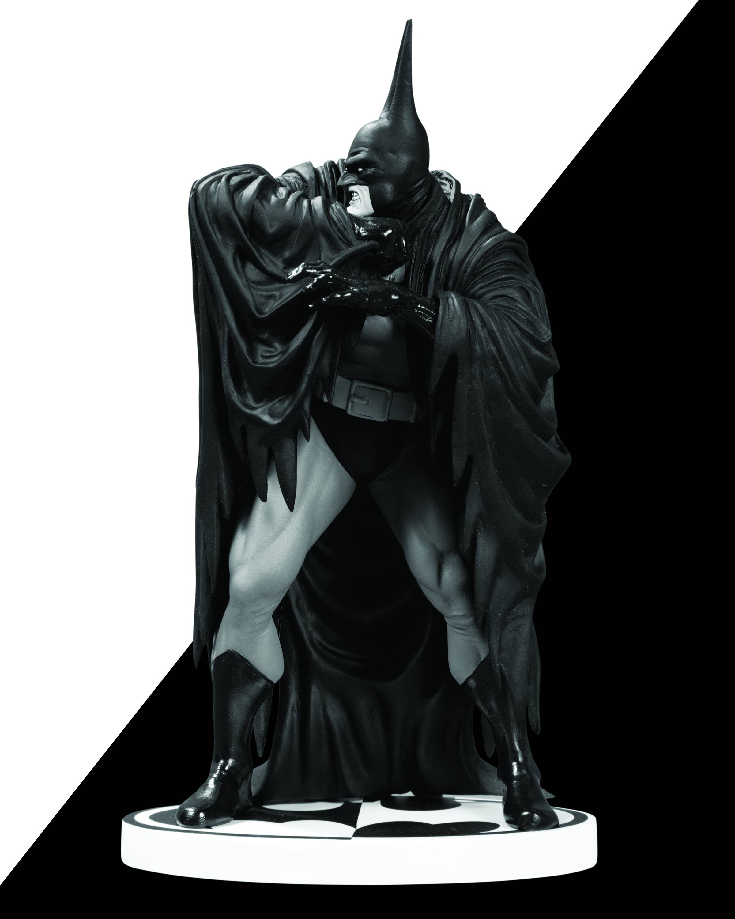 Batman Black & White Statue Batman by K Jones V2