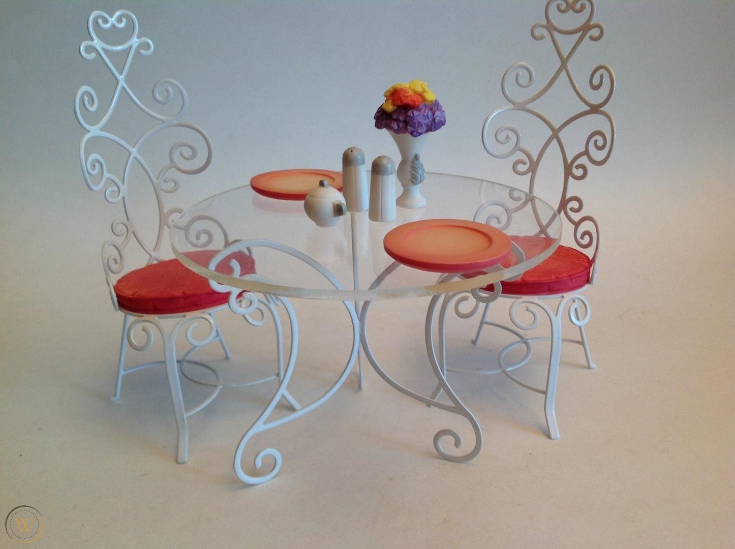 Walt Disney Classics Collection Mary Poppins Table & Chairs