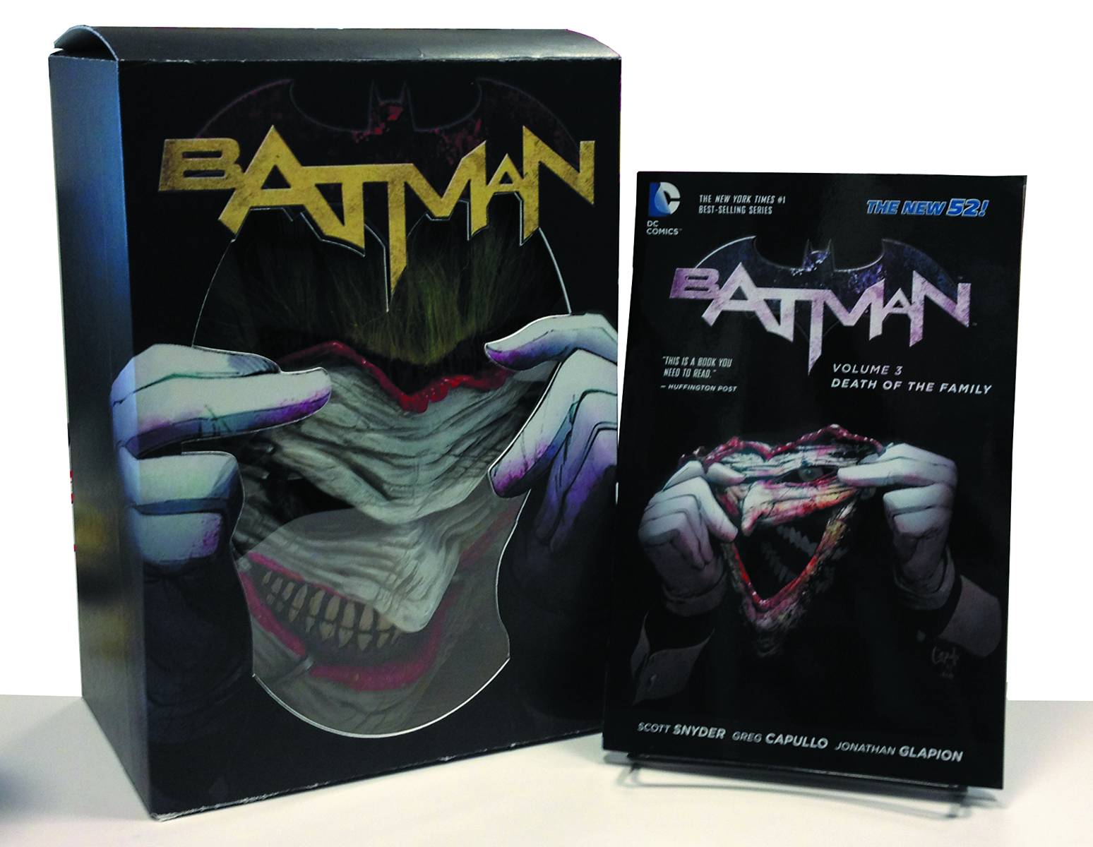 Batman Death of the Family Book & Joker Mask Set (New 52)