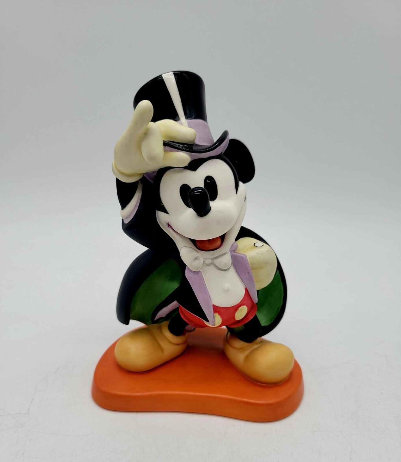 Walt Disney Classics Collection: Mickey Mouse - On With The Show!