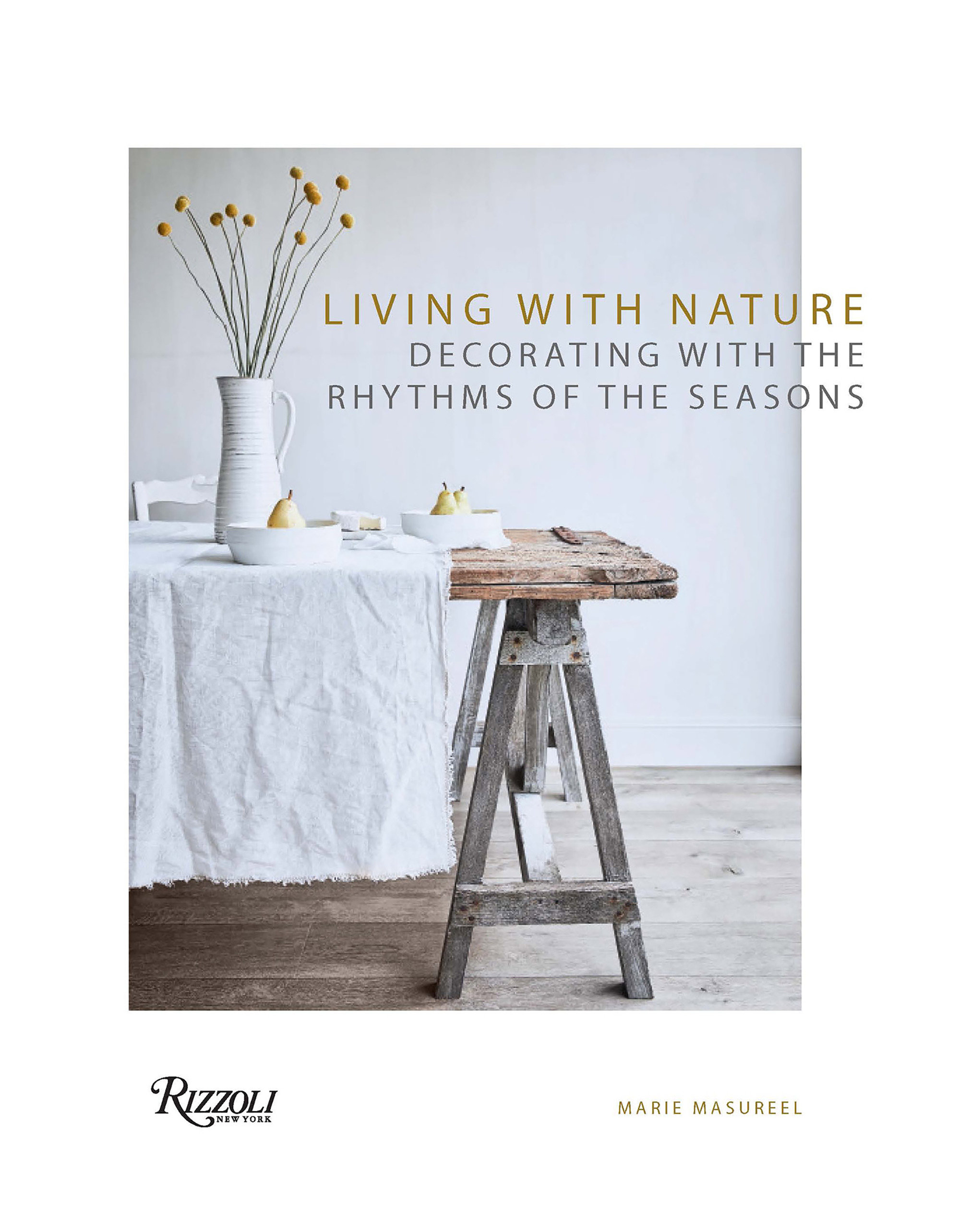 Living With Nature (Hardcover Book)