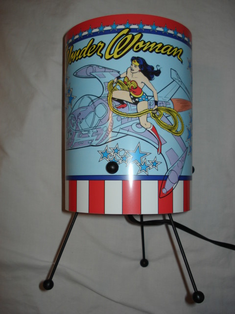 Wonder Woman Lido Lamp