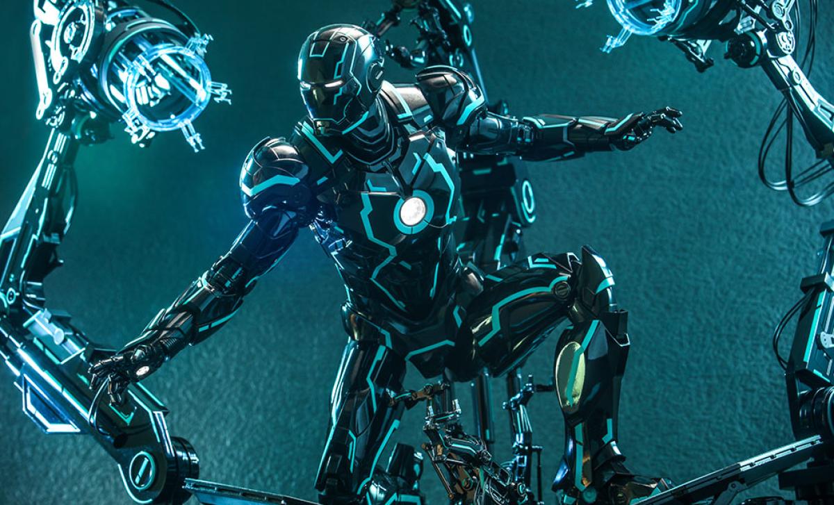 Neon Tech Iron Man Gantry Set Die Cast Hot Toy