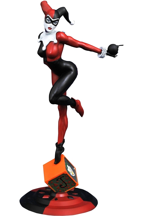 Diamond Gallary Classic Suit Harley Quinn Statue Pre-Owned