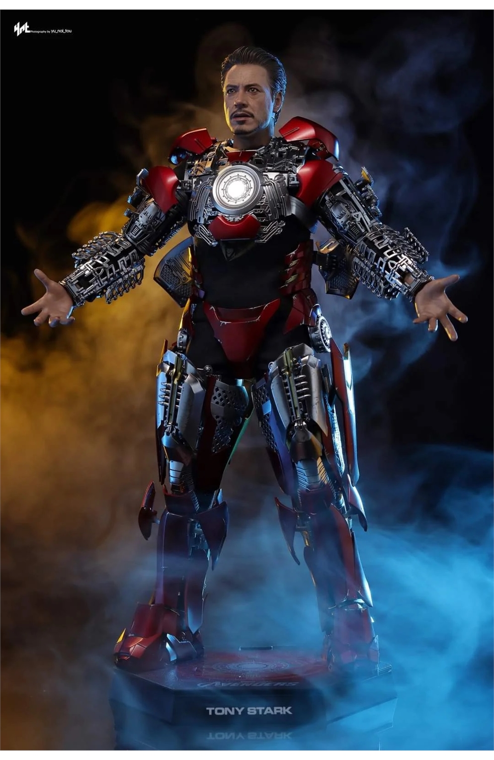 Tony Stark Mark Vii Suit Up Version Sixth Scale Figure - The Avengers - Marvel (Hot Toys)