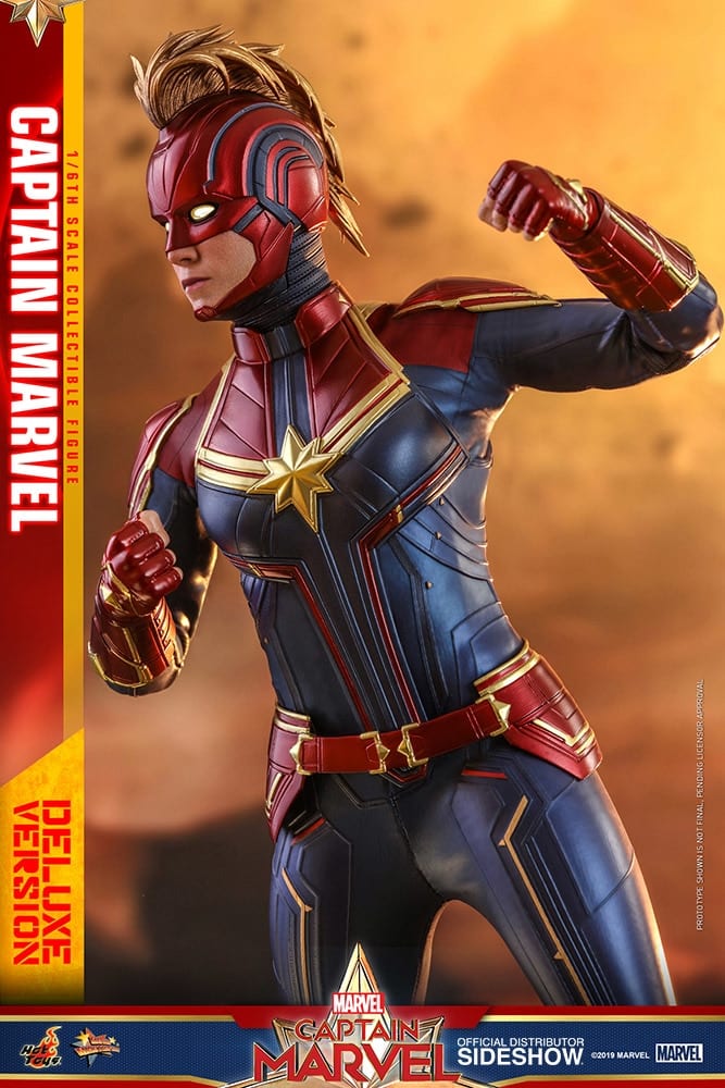 Captain Marvel Deluxe Version Hot Toy