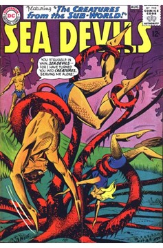 Sea Devils #18-Good Detached Centerfold Staples 