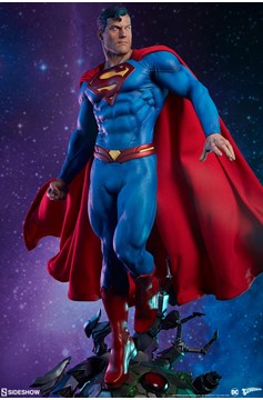 DC Comics Premium Format Figure Superman 66 Cm
