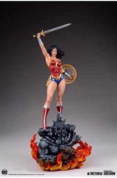 Wonder Woman Quarter Scale Maquette By Tweeterhead