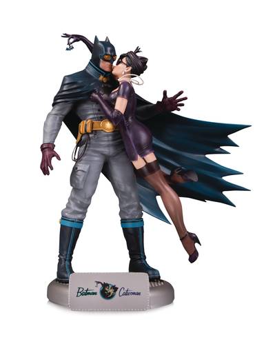 Catwoman bombshell store statue