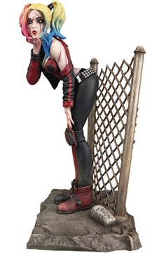 DC Gallery DCeased Harley Quinn PVC Statue