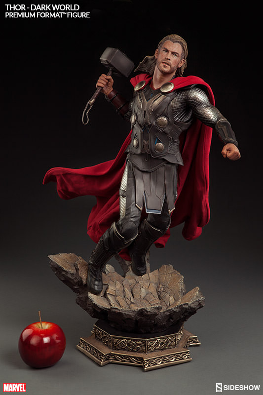 Sideshow Collectibles Thor The Dark World Premium Format Statue