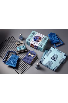 Doctor Who Baking Sets #1 Dalek And Tardis Cookie Cutter & Apron Tin